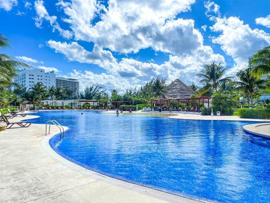Punta Me Luxury Apartments Ocean View & Beach Front In Amara カンクン エクステリア 写真