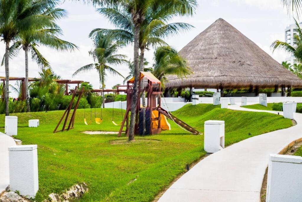 Punta Me Luxury Apartments Ocean View & Beach Front In Amara カンクン エクステリア 写真
