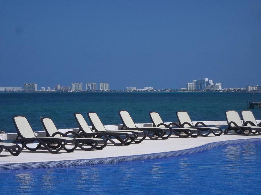 Punta Me Luxury Apartments Ocean View & Beach Front In Amara カンクン エクステリア 写真